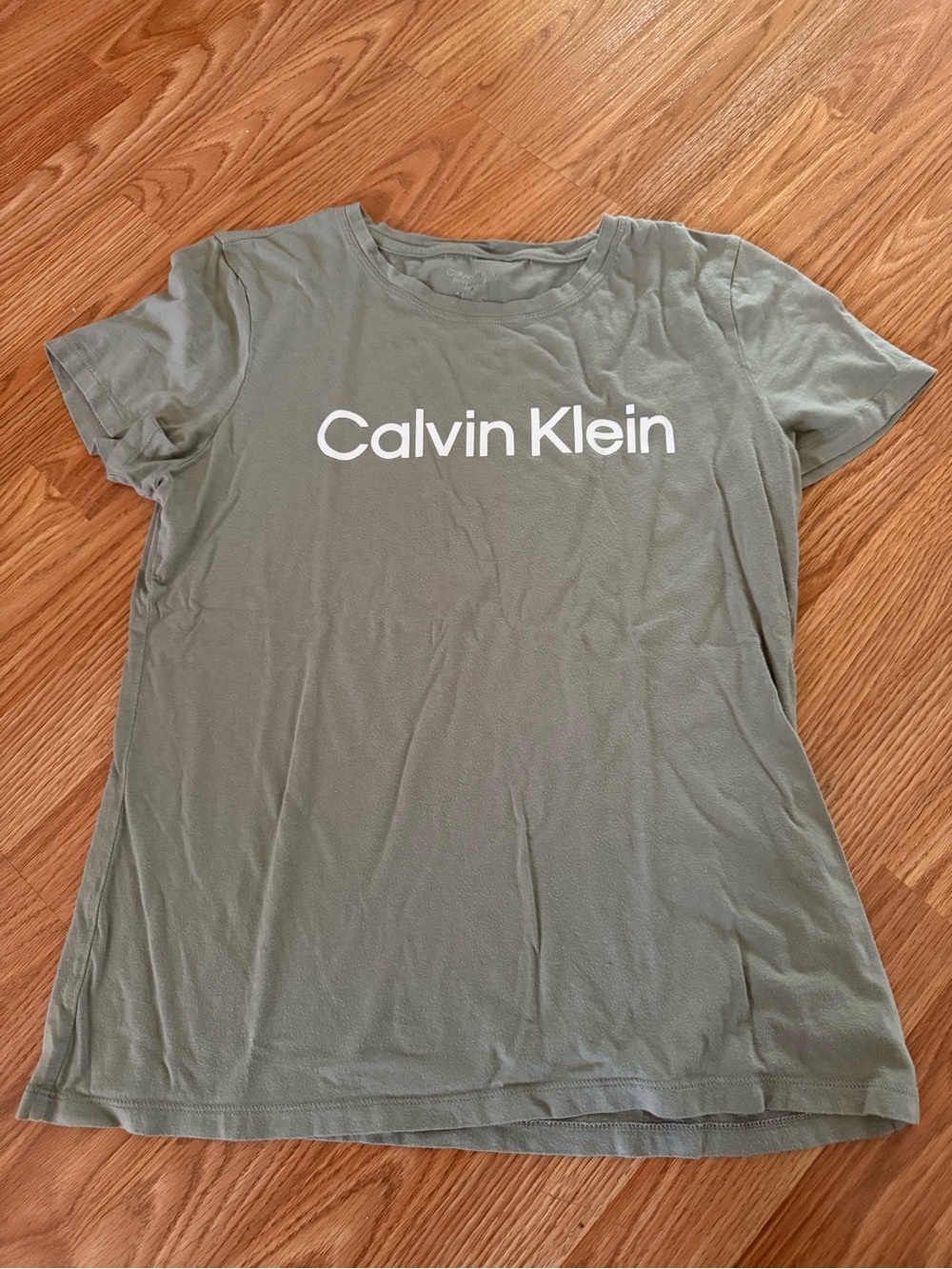 Calvin Klein Women's Logo T-Shirt (soft sage green)